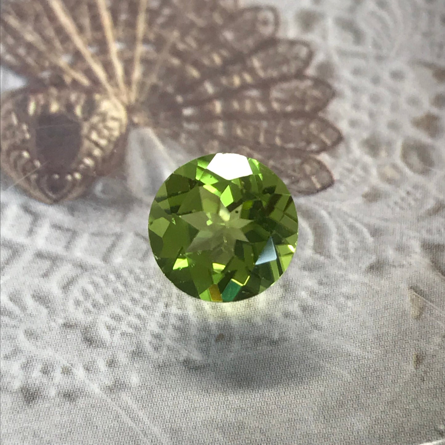 Green Peridot 9mm Round Cut 2.70 carat Loose Natural Gem August Birthstone for Jewelry Making Faceted Unmounted Gemstone, Natural Peridot