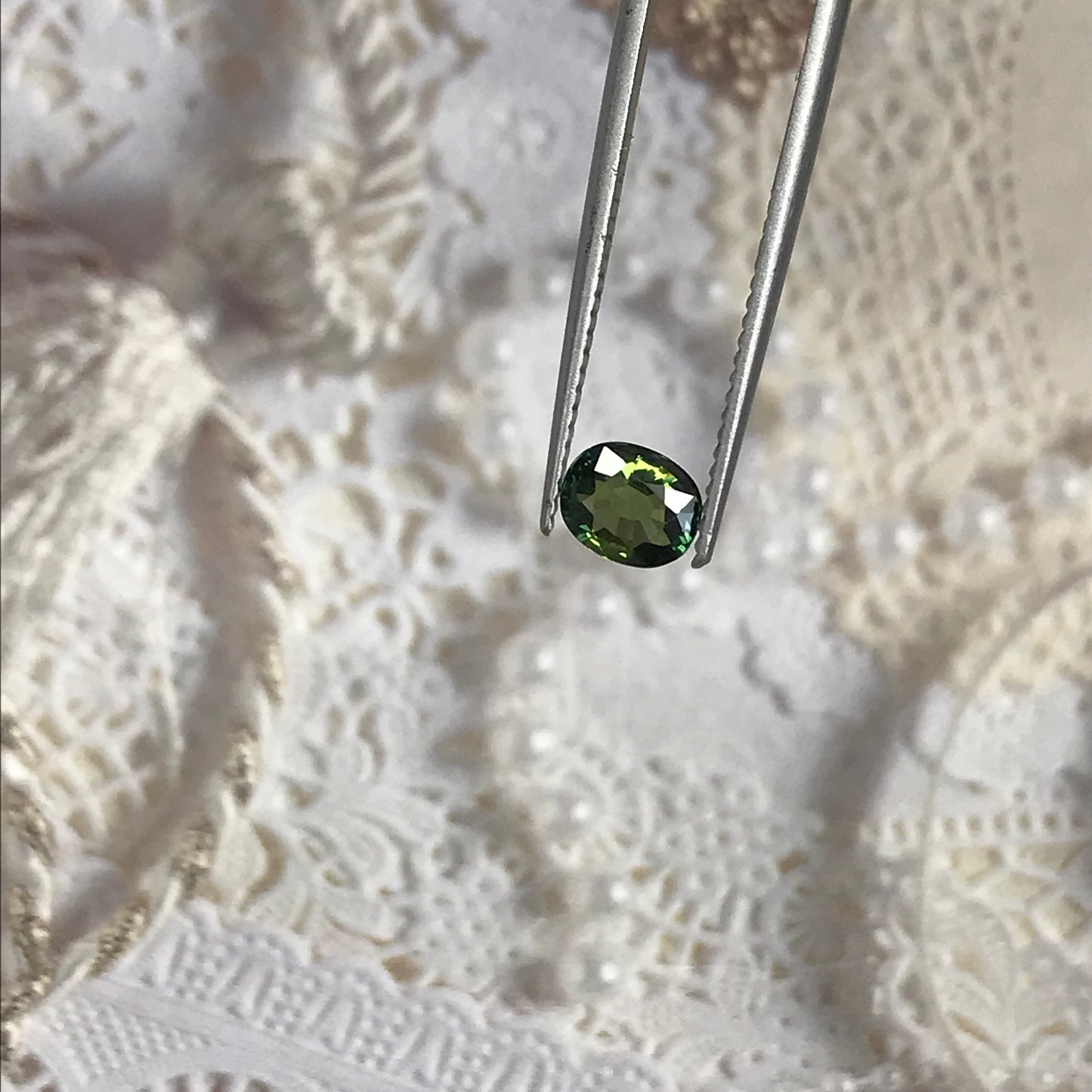 6x5mm Natural Green Sapphire 0.77 Carats Oval Corundum Wholesale Gem Faceted Loose Gemstone Heated 6.7x5mm