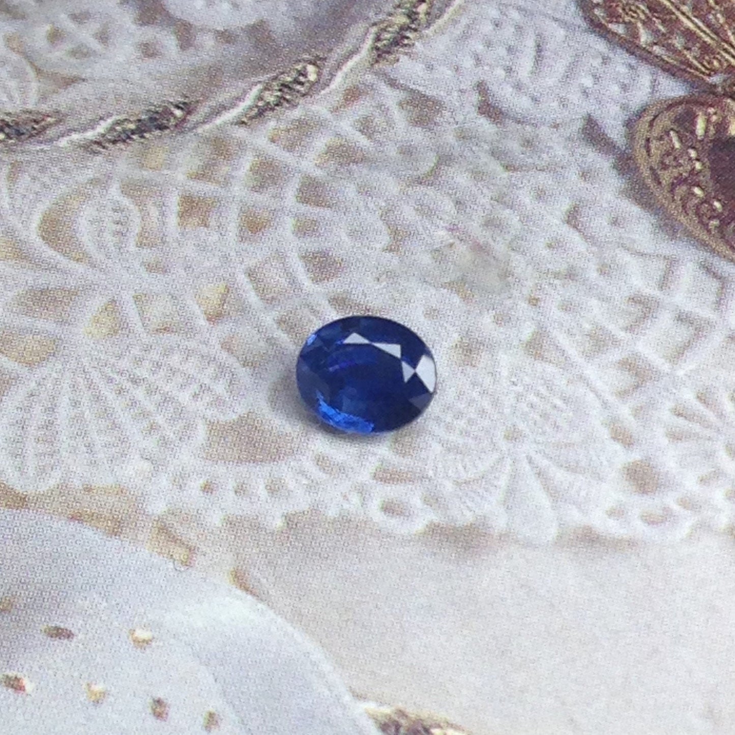 Natural Blue Sapphire 6x5mm Oval 0.88 Carat Corundum Pretty Blue Wholesale Gem Faceted Loose Unmounted Gemstone between 5x6 millimeters