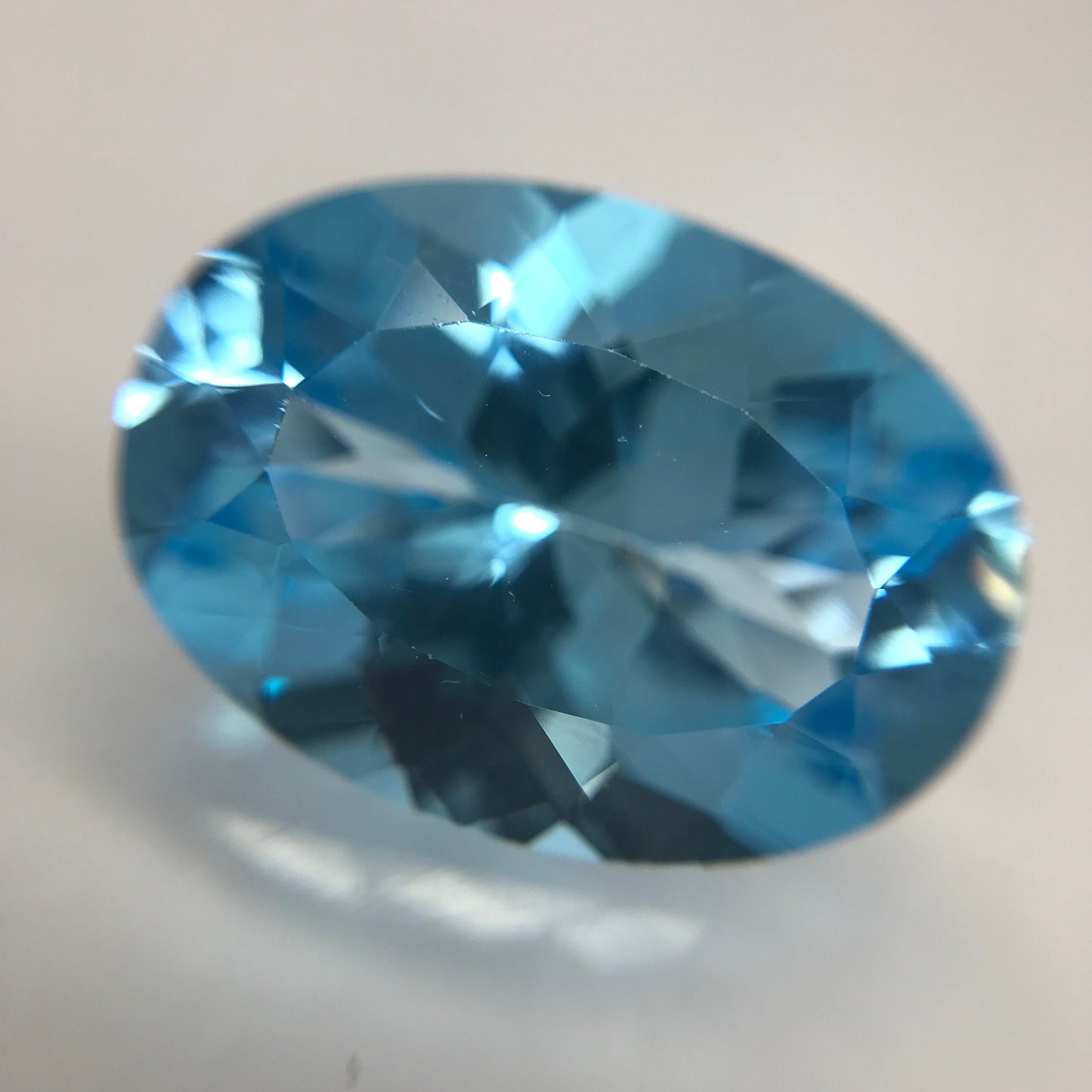 18x13 mm Sky Blue Topaz 15.5 Carat Oval Cut Loose Gem Wholesale Gemstone Nice Faceted Unmounted Aquamarine Substitute US Seller Flowing Gems