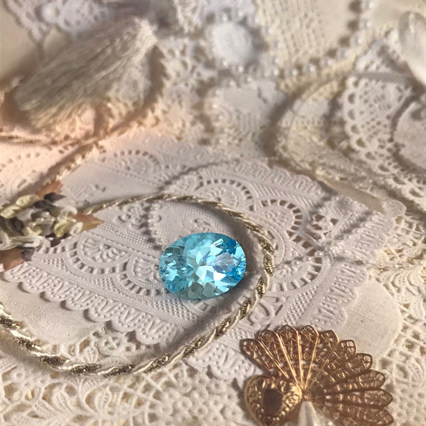 18x13 mm Sky Blue Topaz 15.5 Carat Oval Cut Loose Gem Wholesale Gemstone Nice Faceted Unmounted Aquamarine Substitute US Seller Flowing Gems