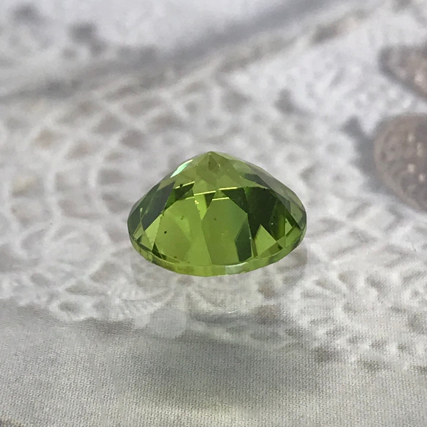 Green Peridot 9mm Round Cut 2.70 carat Loose Natural Gem August Birthstone for Jewelry Making Faceted Unmounted Gemstone, Natural Peridot