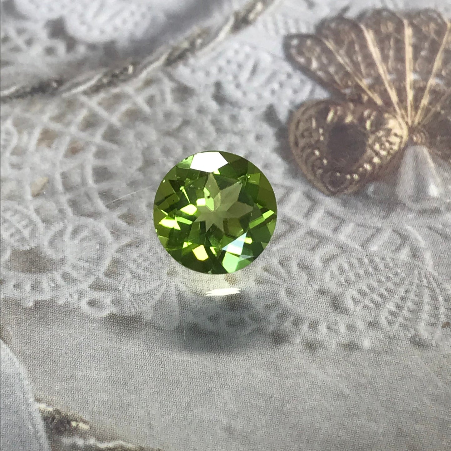 Green Peridot 9mm Round Cut 2.70 carat Loose Natural Gem August Birthstone for Jewelry Making Faceted Unmounted Gemstone, Natural Peridot