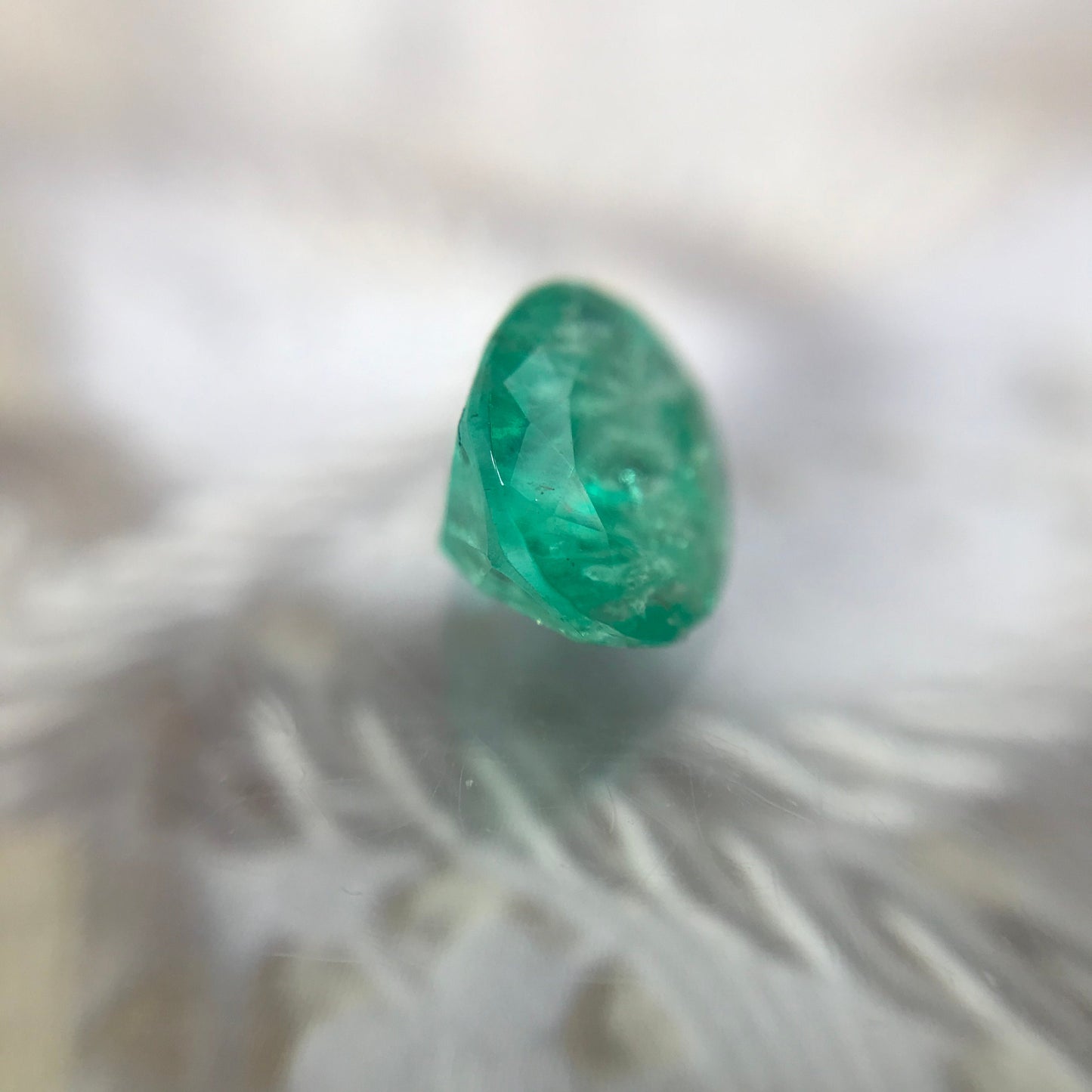 8x9mm Natural Emerald 2.4 Carat Oval Cut Loose Faceted Gem Precious Unmounted Gemstone Real Natural Transparent Green Stone