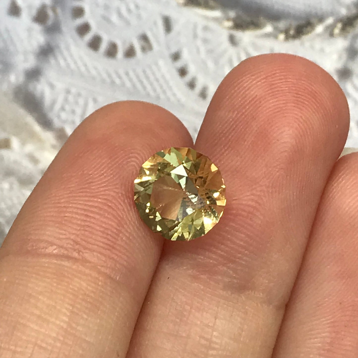 9mm Precision Cut Natural Yellow Beryl Heliodor Round Brilliant 2.74 Carat Loose Unmounted Faceted Gemstone US Cut/Seller Flowing Gems