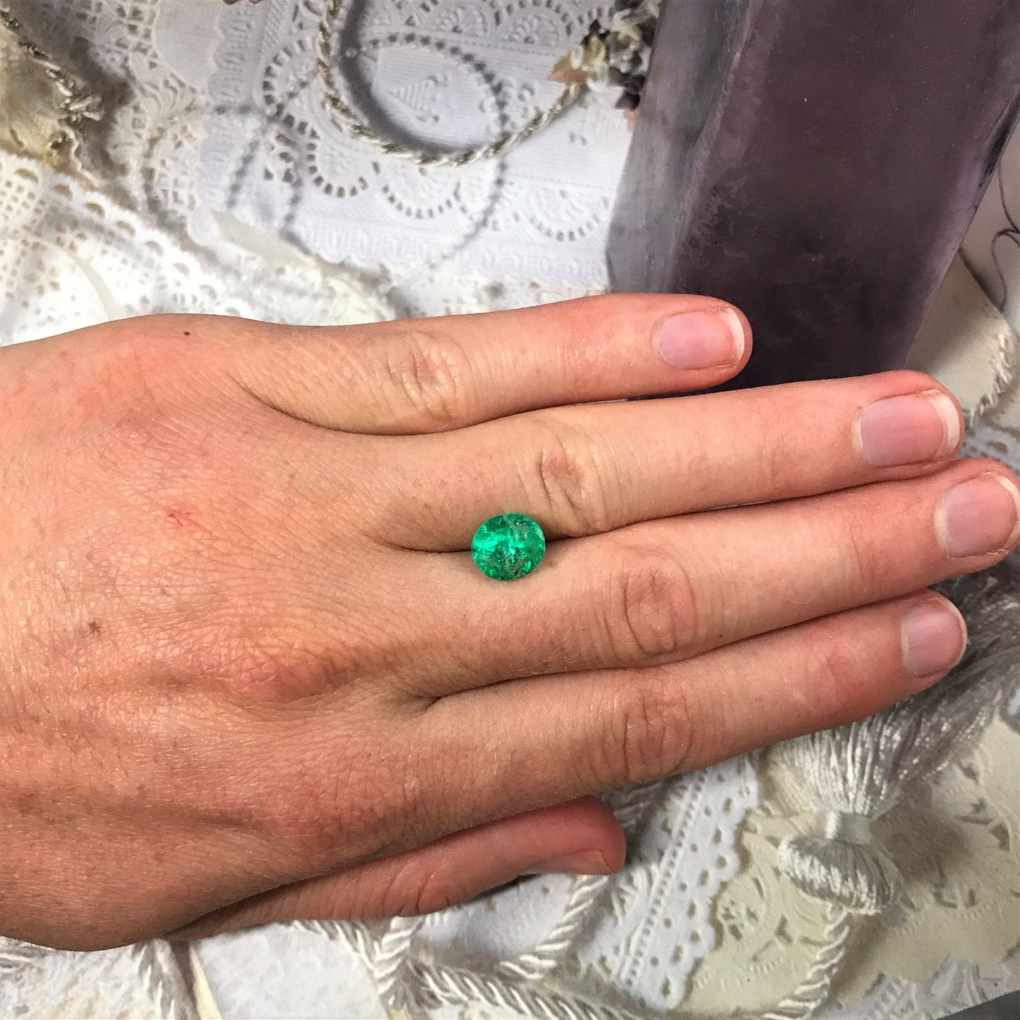 8x9mm Natural Emerald 2.4 Carat Oval Cut Loose Faceted Gem Precious Unmounted Gemstone Real Natural Transparent Green Stone