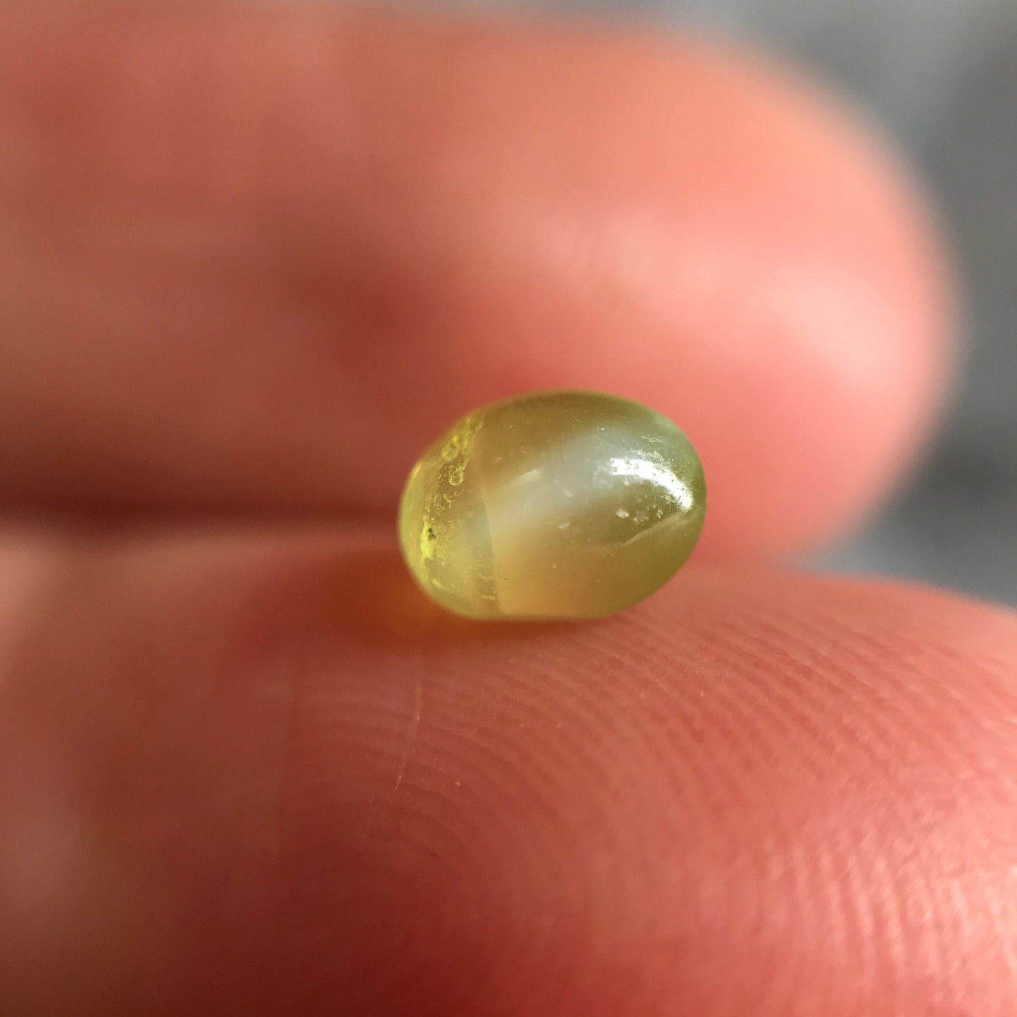 Natural Cat's Eye Chrysoberyl 1 Carat 5.4x4 mm Oval Unmounted Loose Cabochon Yellow Green Honey Colored Real Rare Gemstone Flowing Gems