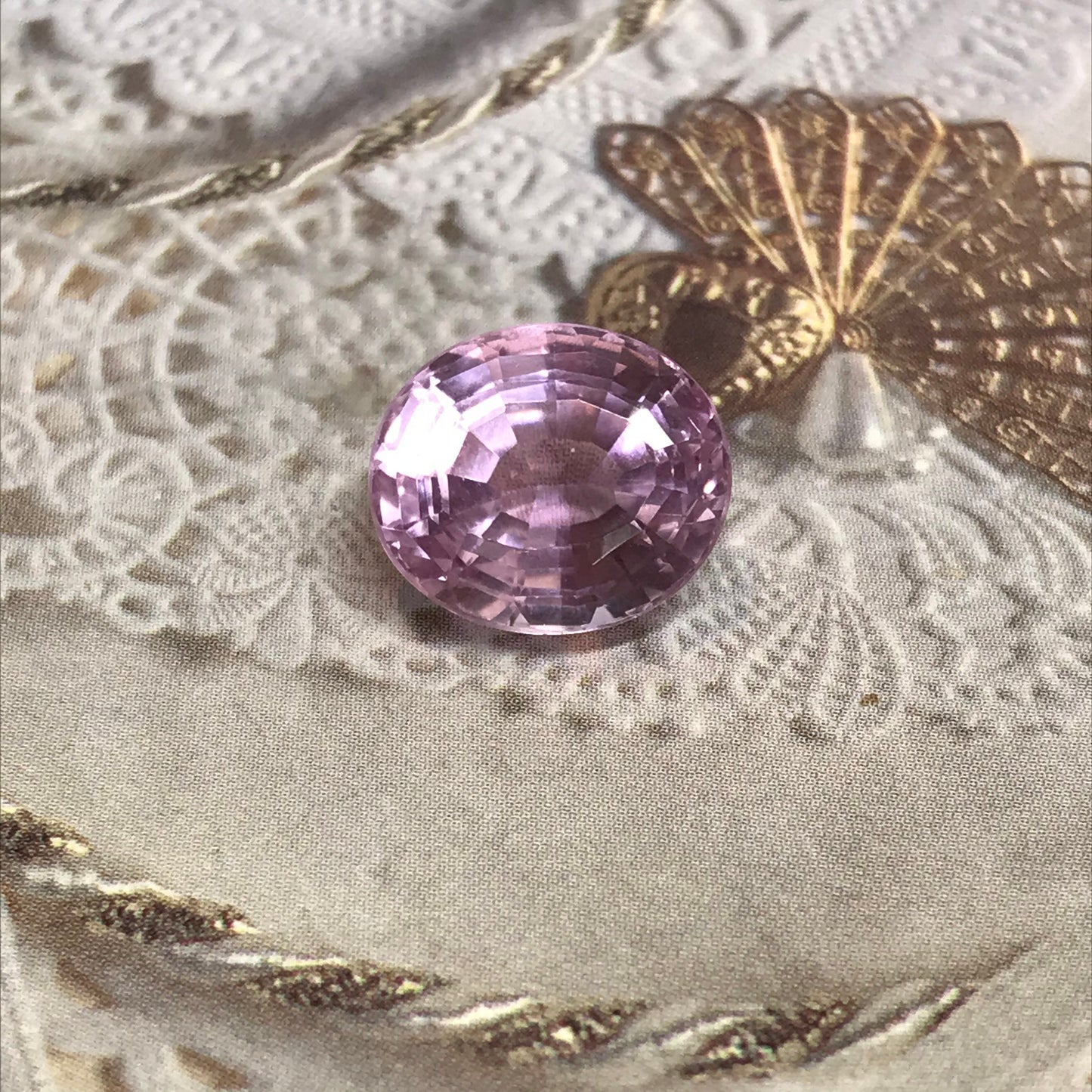 Kunzite 13x11.3mm 8.4 carats Oval Pink Purple Spodumene Faceted Loose Gemstone Nice Color