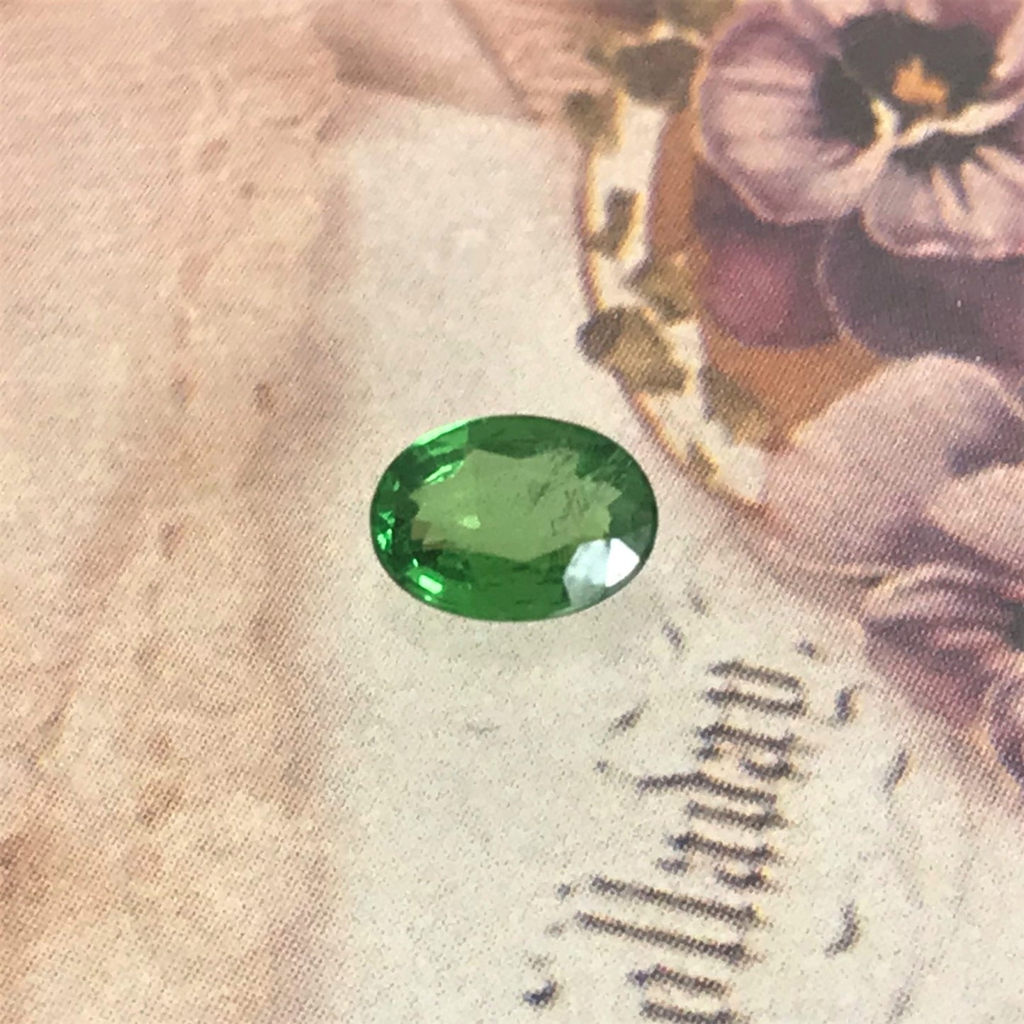 Natural Tsavorite Garnet 0.91 carats 7x5mm Faceted Oval cut