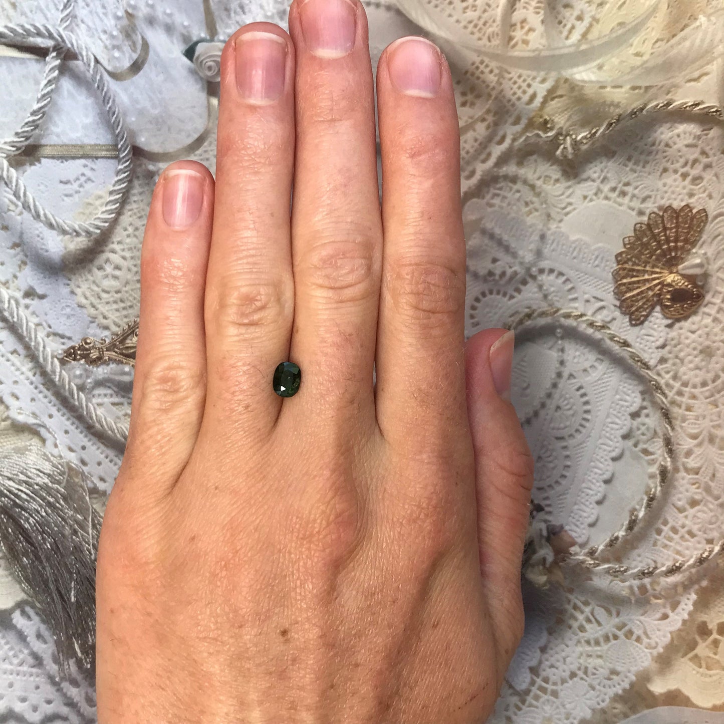 6.5x5mm Natural Green Sapphire Oval Cut Corundum 1.08 carats Faceted Loose