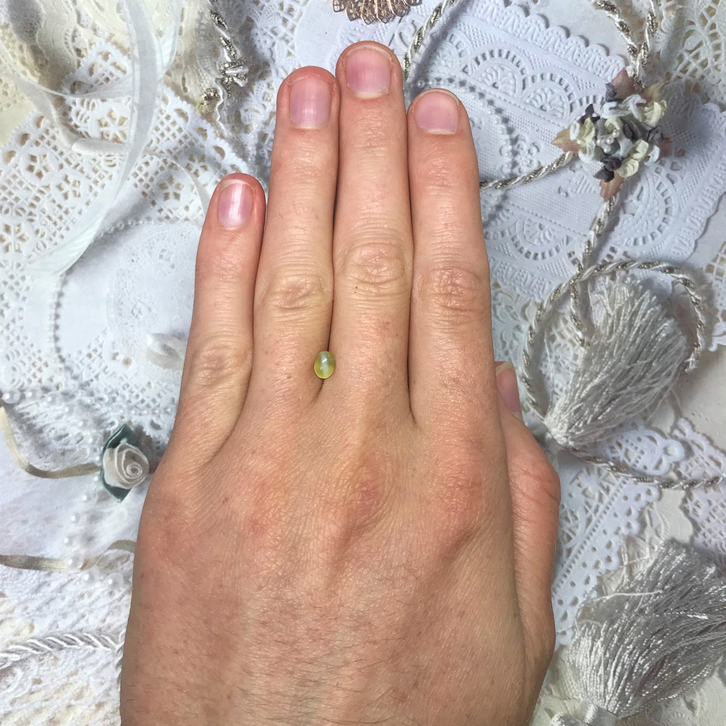 Natural Cat's Eye Chrysoberyl 1 Carat 5.4x4 mm Oval Unmounted Loose Cabochon Yellow Green Honey Colored Real Rare Gemstone Flowing Gems