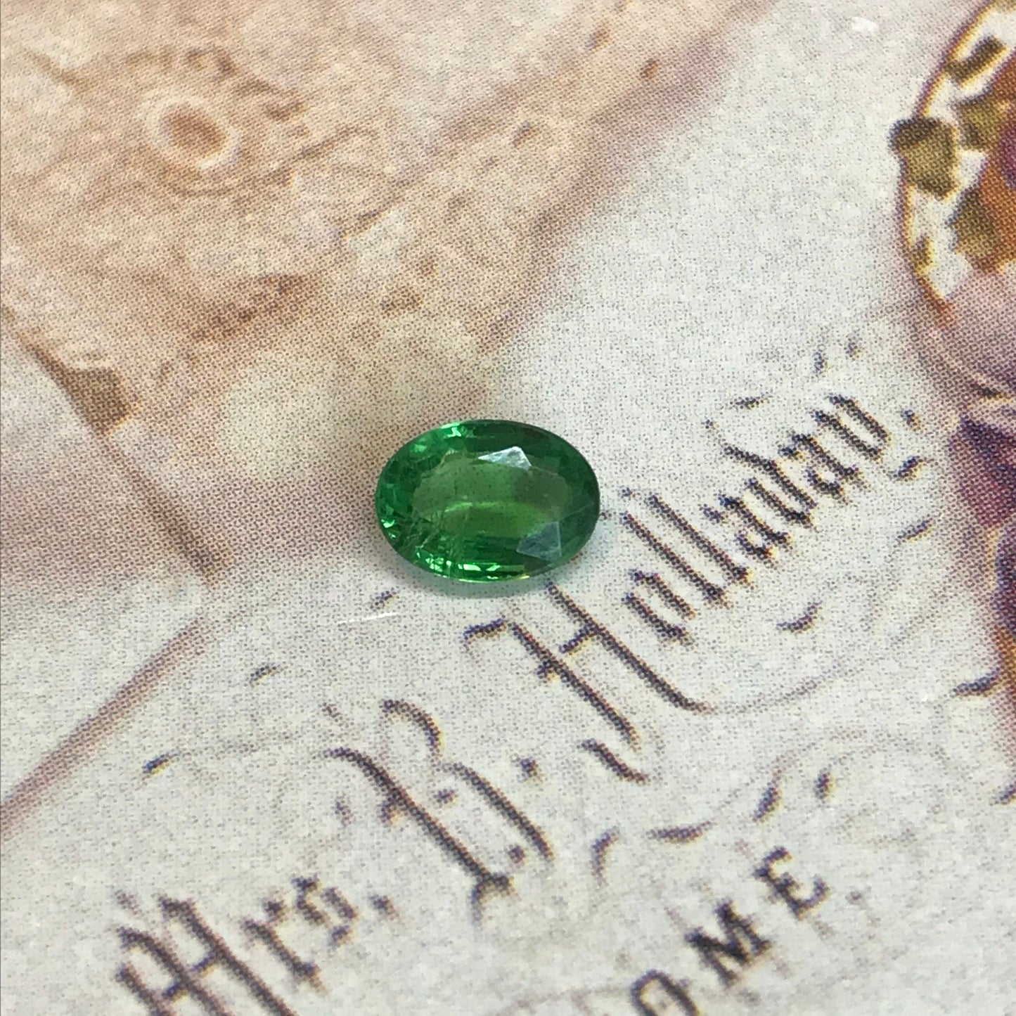 Natural Tsavorite Garnet 0.91 carats 7x5mm Faceted Oval cut