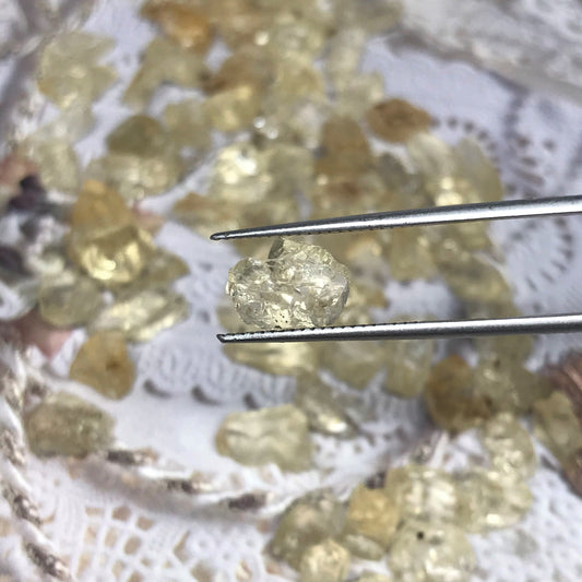 5-Utah Sunstone - 1 to 2 Carats each - Raw Sunstone - Natural Sunstone - Sunstone Rough -Raw Stones - Light Yellow Labradorite Feldspar