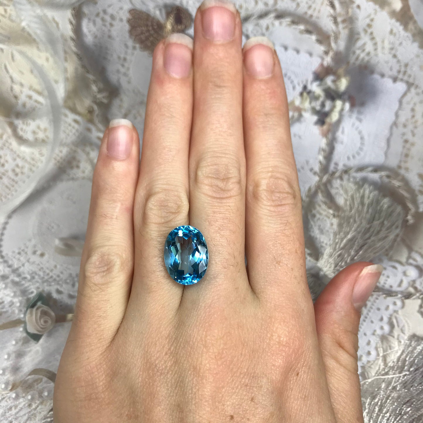 16x12mm Swiss Blue Topaz 13 ct Oval Cut Loose Topaz Gemstone Bright Blue Topaz Faceted Very Blue Topaz Unmounted December Birthstone