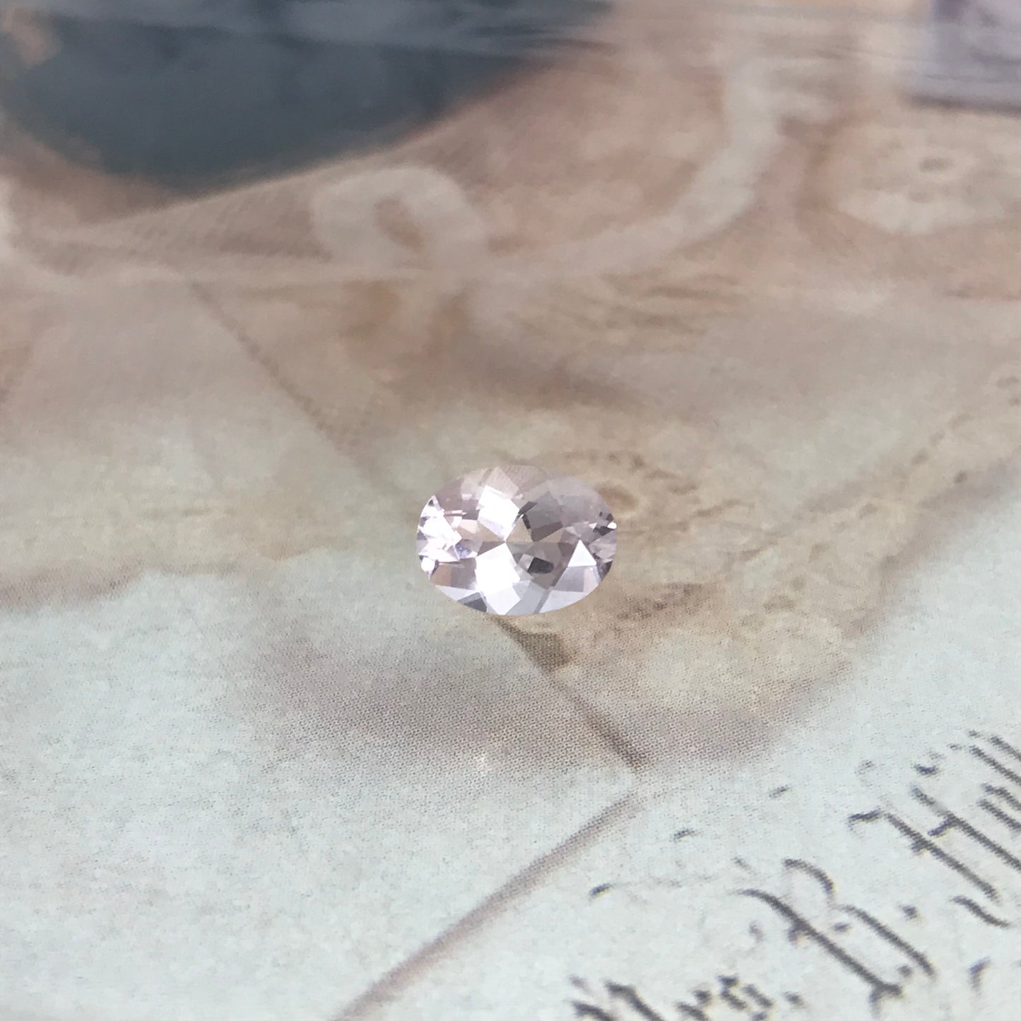 Morganite 1.09 carats 8x6 mm Oval Cut Peachy Pink Morganite, Faceted Loose Beryl Gemstone for Jewelry