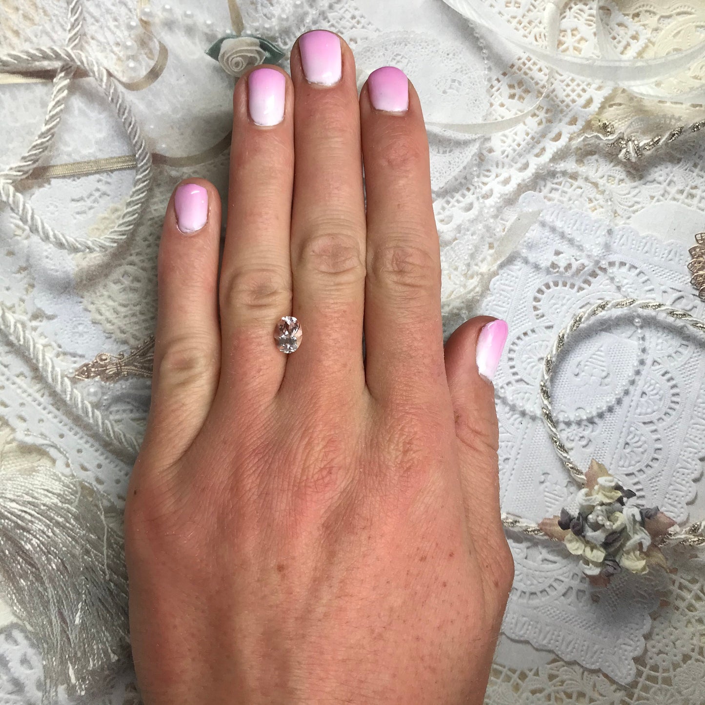 Morganite 1.09 carats 8x6 mm Oval Cut Peachy Pink Morganite, Faceted Loose Beryl Gemstone for Jewelry