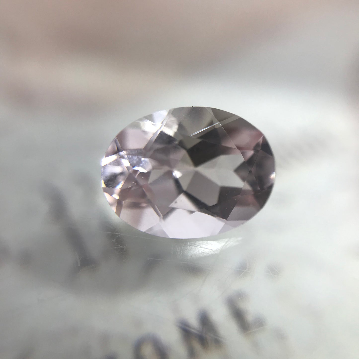 Morganite 1.09 carats 8x6 mm Oval Cut Peachy Pink Morganite, Faceted Loose Beryl Gemstone for Jewelry