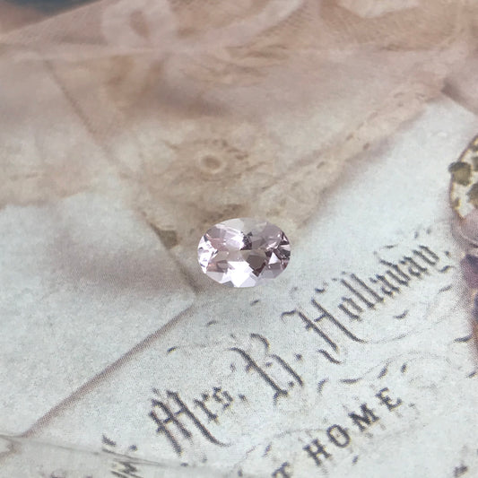 Morganite 1.09 carats 8x6 mm Oval Cut Peachy Pink Morganite, Faceted Loose Beryl Gemstone for Jewelry