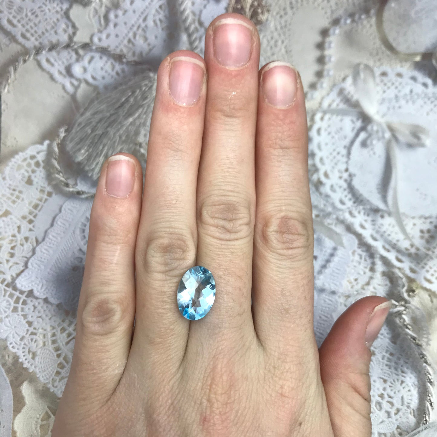 5.68 Carat Light Blue Topaz 13.7x10mm Oval Cut Loose Faceted Stone