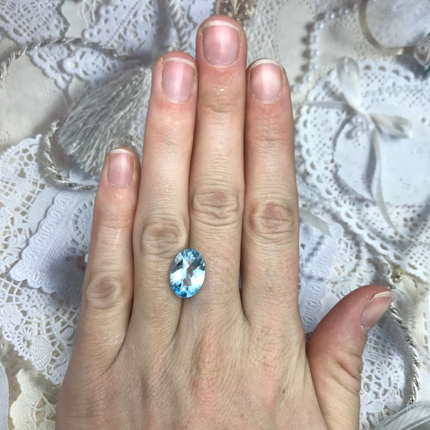 5.68 Carat Light Blue Topaz 13.7x10mm Oval Cut Loose Faceted Stone