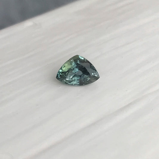 Natural Bluish Green Sapphire 7x5mm 0.95 Carat Gemstone Trillion Cut Corundum Gem Faceted Loose Unmounted
