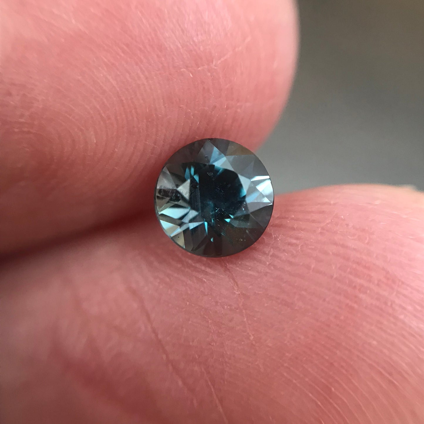 Untreated 5.4 mm Round Natural Blue Sapphire 0.89 Carat Corundum Fancy Sapphire Faceted Loose Gemstone Earth Mined Stone Approx. 5.5mm Round