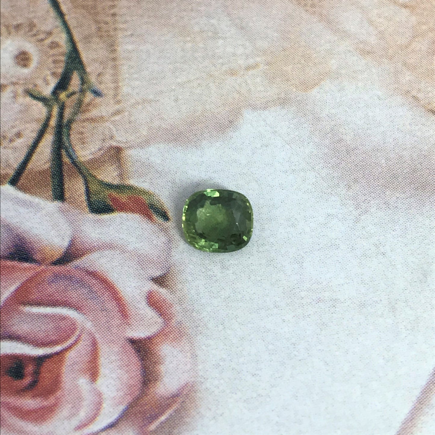 Natural Green Sapphire 0.94 carat 5.7x5mm Cushion Cut, Loose Gem Unmounted Gemstone Faceted Stone Yellowish Green Sapphire