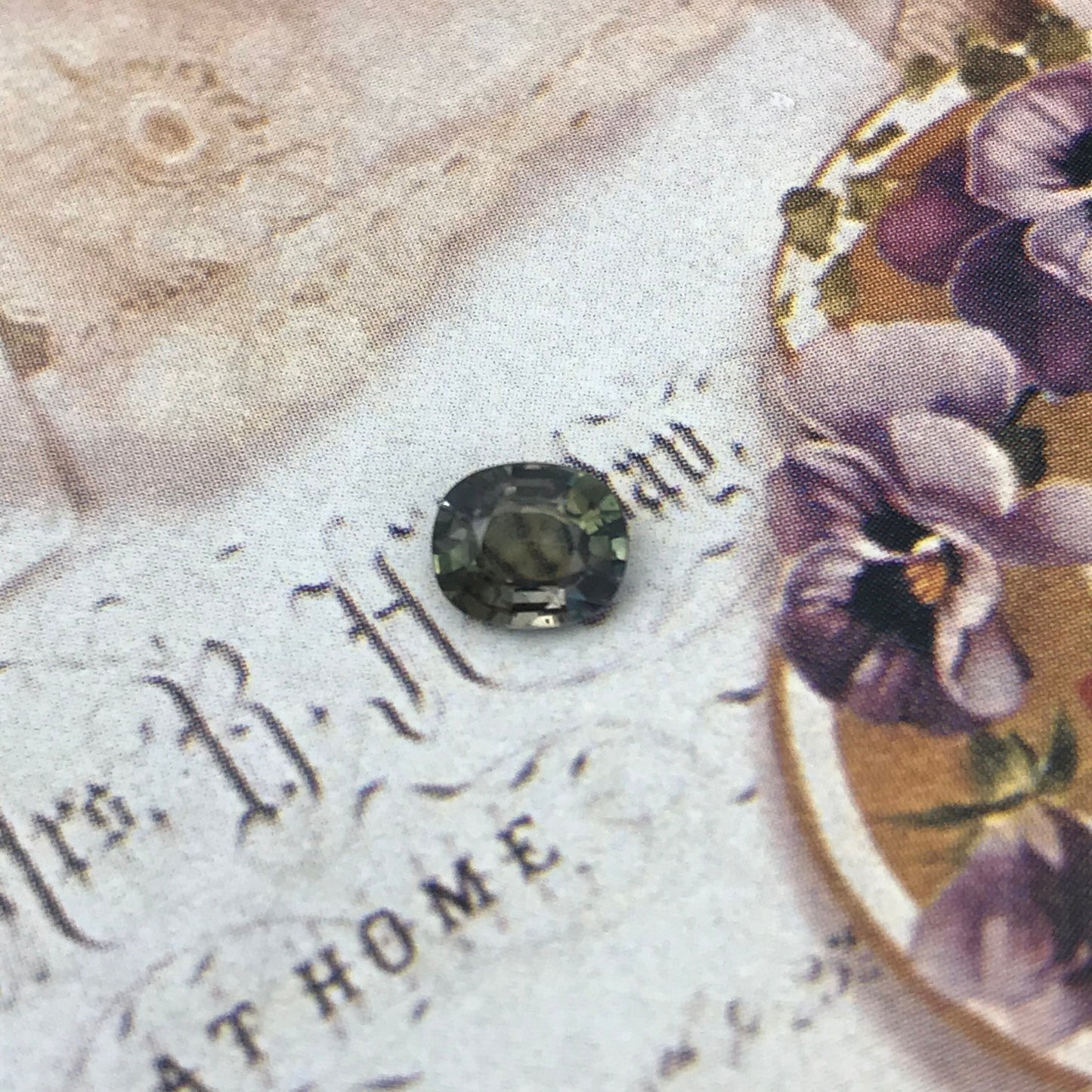 Color Change Natural Sapphire 6.7x5.7 mm Oval 1.16 Carat - Purple to Green Gemstone - Corundum Gem Faceted Loose Unmounted