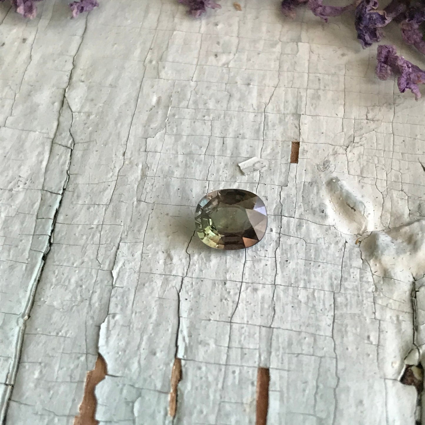 Color Change Natural Sapphire 6.7x5.7 mm Oval 1.16 Carat - Purple to Green Gemstone - Corundum Gem Faceted Loose Unmounted