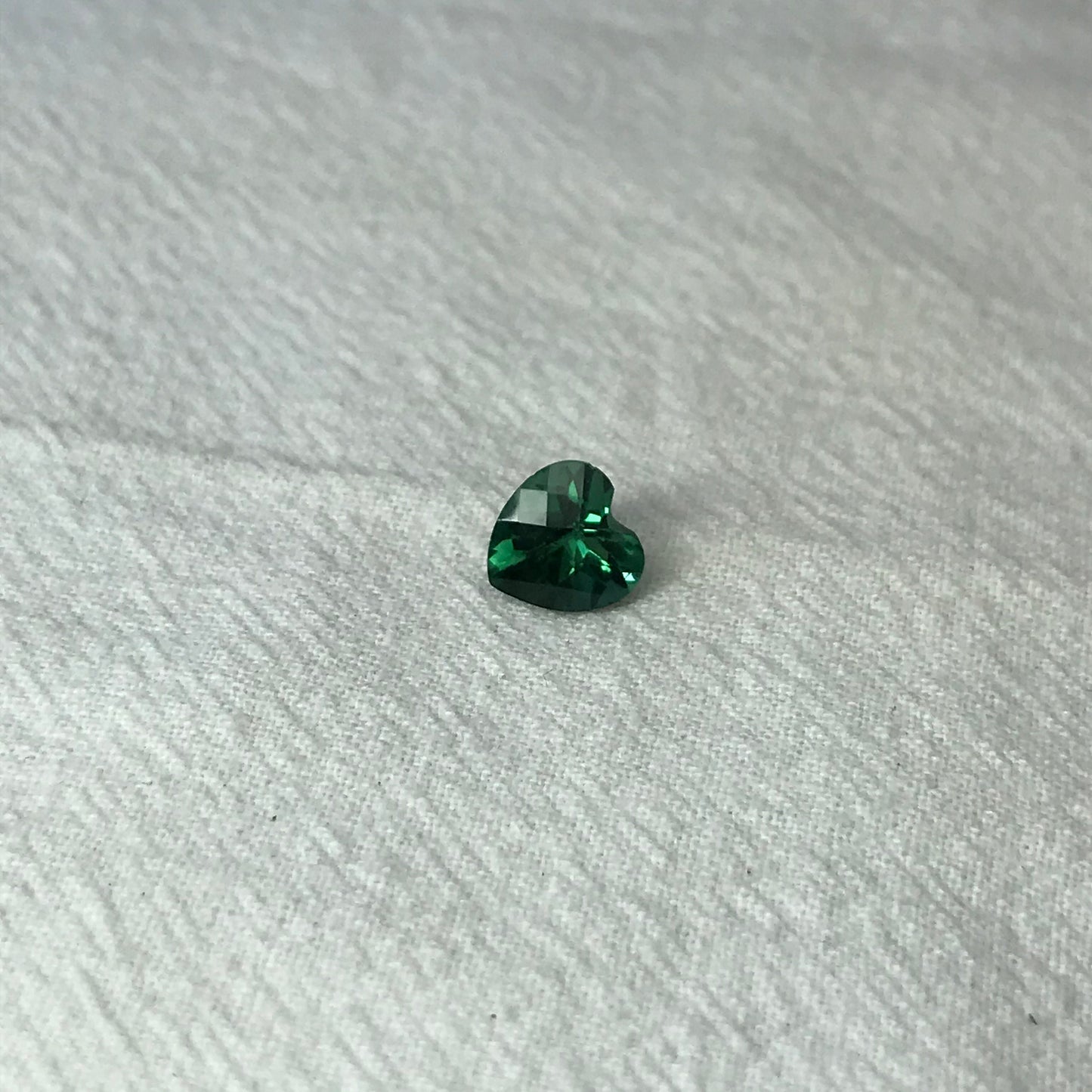 Lab Created Green Quartz 8mm Heart Cut 1.59 Carat Faceted Gem Loose Gemstone Unmounted Quartz- Synthetic Green Quartz- Lab Grown Man Made
