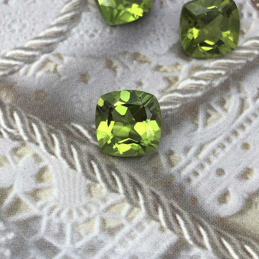 Green Peridot 9 mm Cushion Cut 3.5 to 4.0 carats Loose Natural Gem August Birthstone Faceted Unmounted Gemstone, Natural Peridot