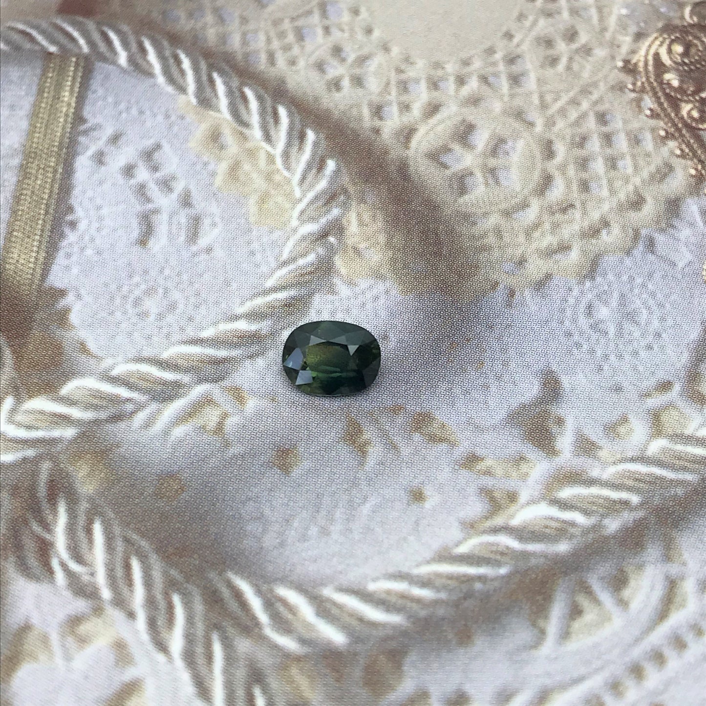 Natural Bi-Color Sapphire 6.2x4.7mm Oval 0.72 Carat Corundum Faceted Loose Unmounted Gemstone Earth Mined Gem - US Seller - Peacock Sapphire