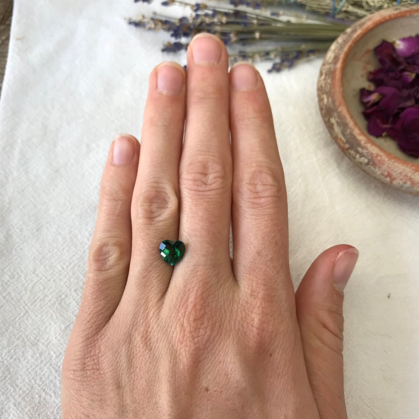 Lab Created Green Quartz 8mm Heart Cut 1.59 Carat Faceted Gem Loose Gemstone Unmounted Quartz- Synthetic Green Quartz- Lab Grown Man Made