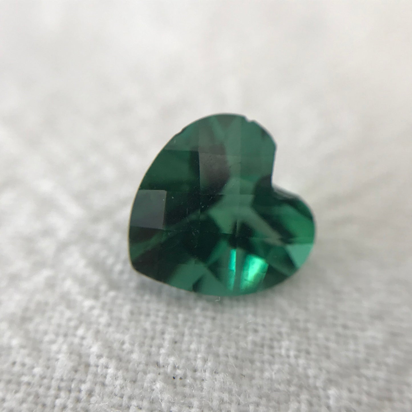 Lab Created Green Quartz 8mm Heart Cut 1.59 Carat Faceted Gem Loose Gemstone Unmounted Quartz- Synthetic Green Quartz- Lab Grown Man Made