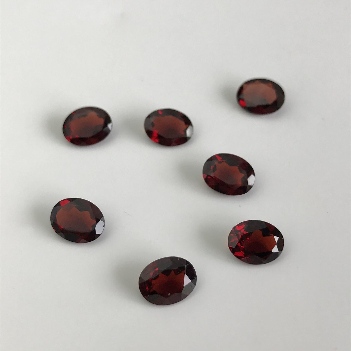 One Garnet 9x7mm Oval Cut Faceted Loose Stones Unmounted Gemstone Red Flowing Gems Approx 1.6-2ct Garnet