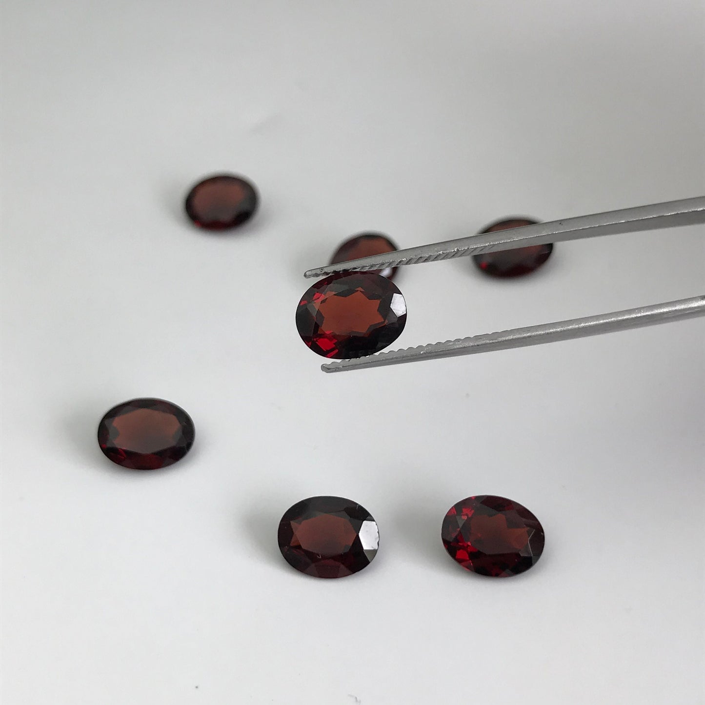 One Garnet 9x7mm Oval Cut Faceted Loose Stones Unmounted Gemstone Red Flowing Gems Approx 1.6-2ct Garnet
