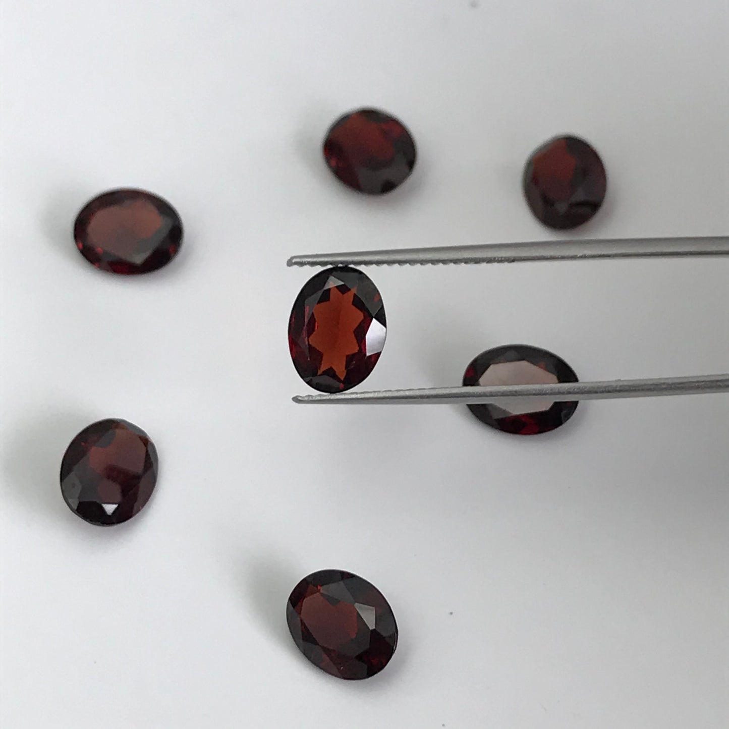One Garnet 9x7mm Oval Cut Faceted Loose Stones Unmounted Gemstone Red Flowing Gems Approx 1.6-2ct Garnet