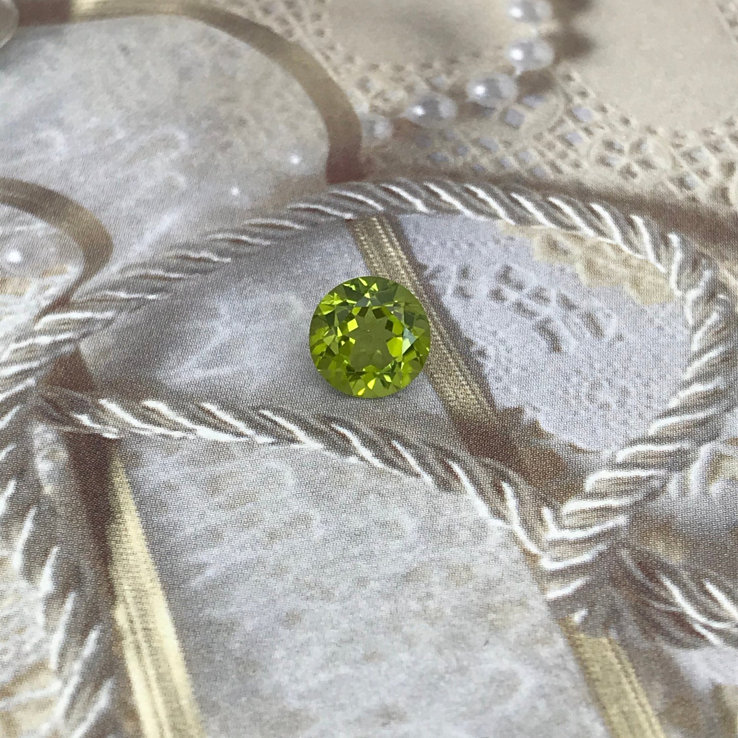 Green Peridot 7.8 mm Round Cut 2.26 carat Loose Natural Gem August Birthstone for Jewelry Making Faceted Unmounted Gemstone, Natural Peridot