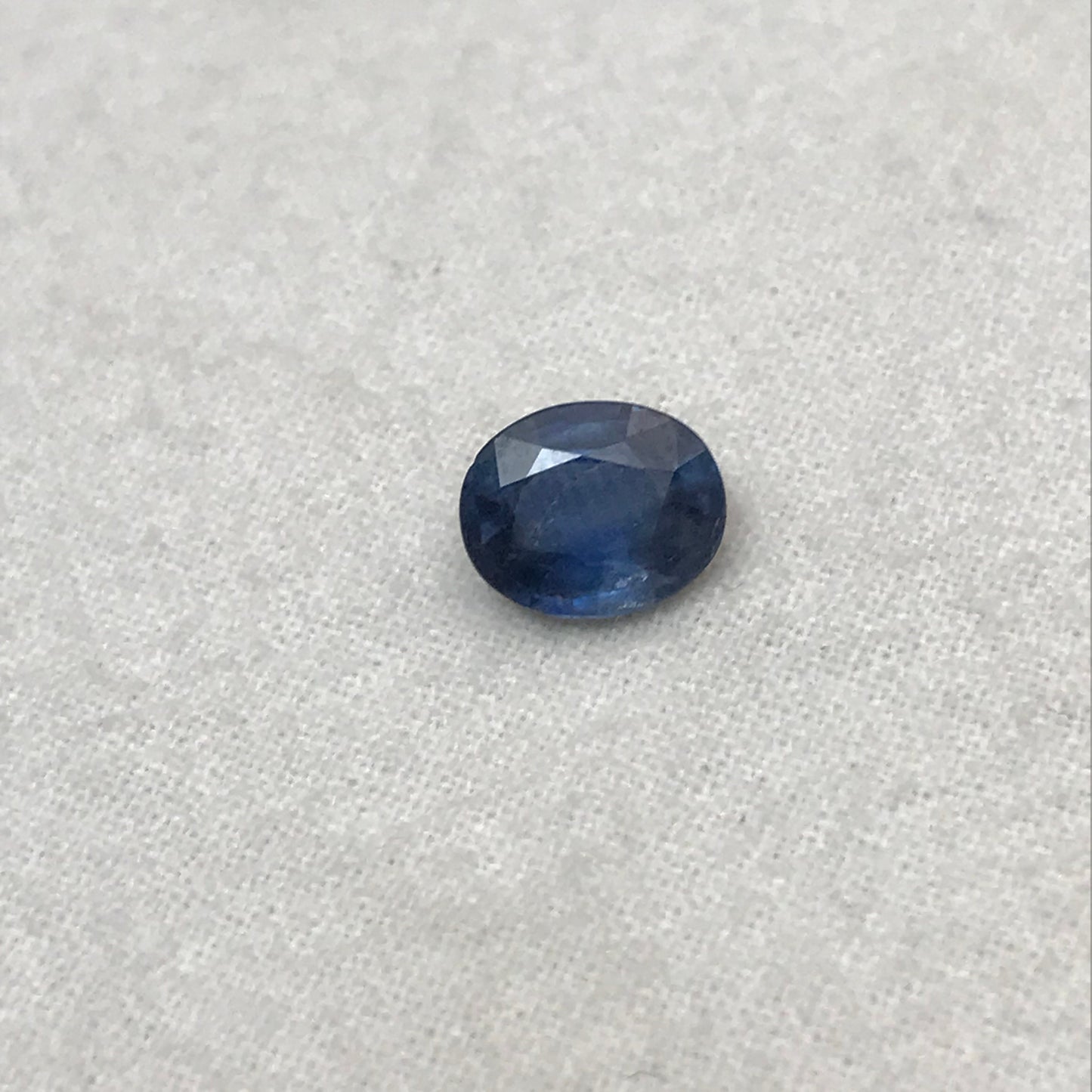 2.5 ct Natural Blue Sapphire, 8.7x7mm Oval Medium Blue Gem Faceted Loose Unmounted Gemstone