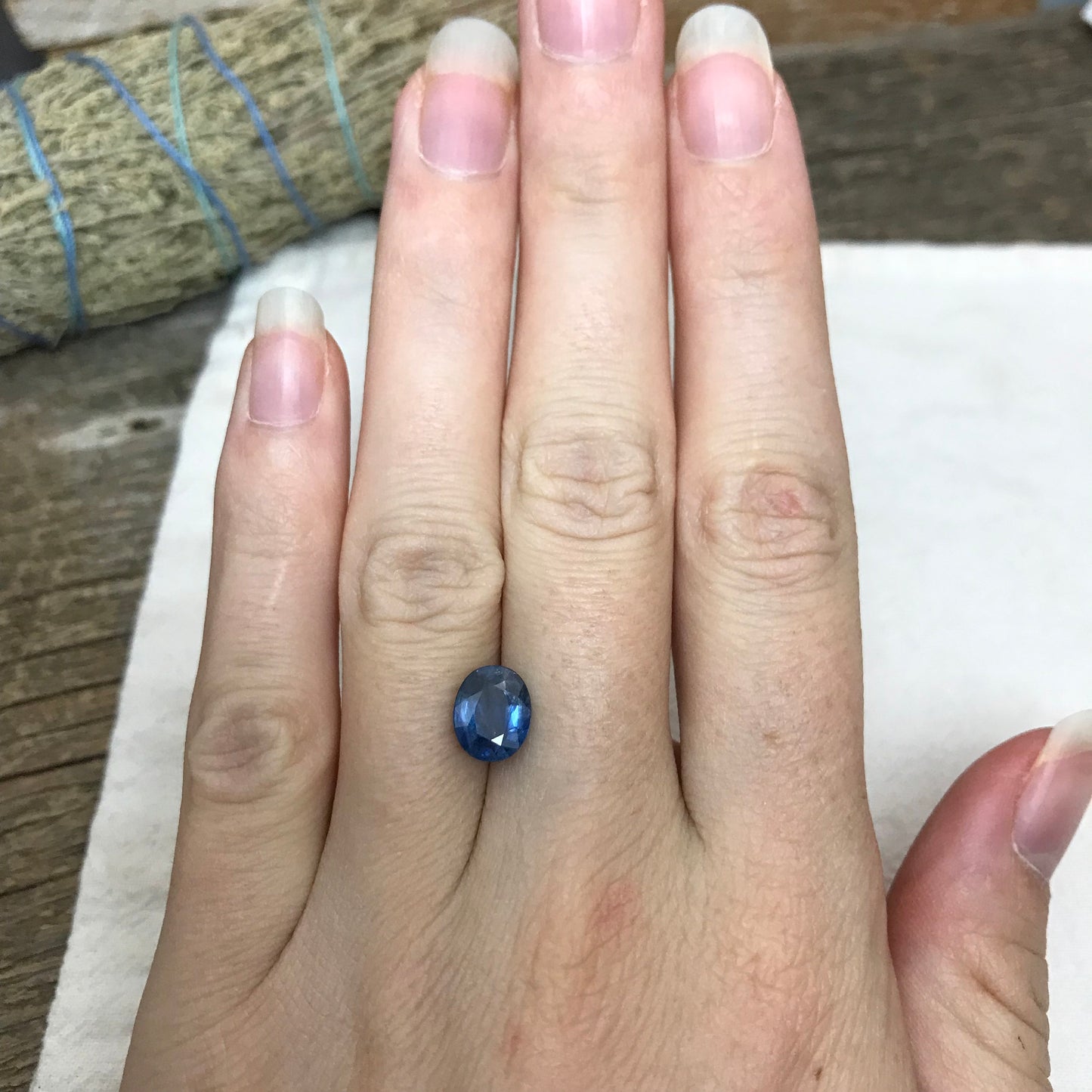 2.5 ct Natural Blue Sapphire, 8.7x7mm Oval Medium Blue Gem Faceted Loose Unmounted Gemstone