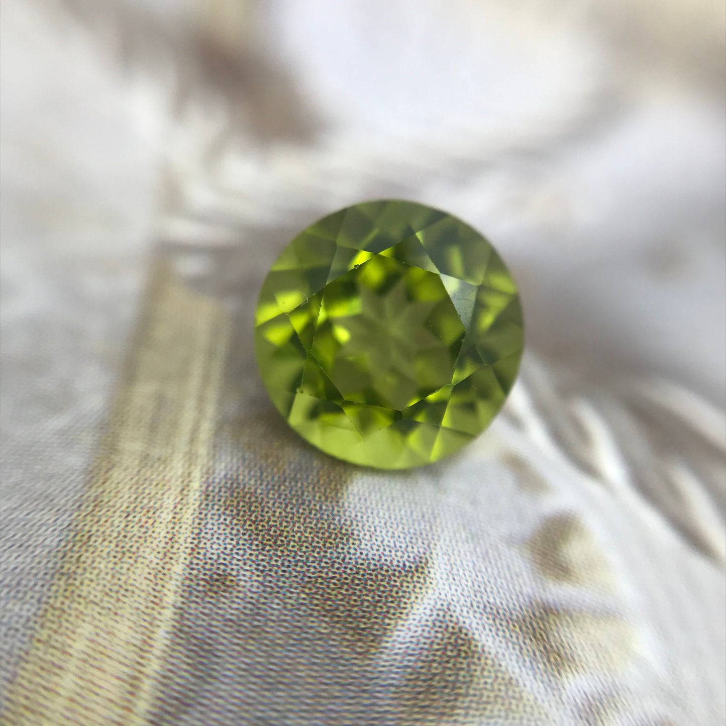 Green Peridot 7.8 mm Round Cut 2.26 carat Loose Natural Gem August Birthstone for Jewelry Making Faceted Unmounted Gemstone, Natural Peridot