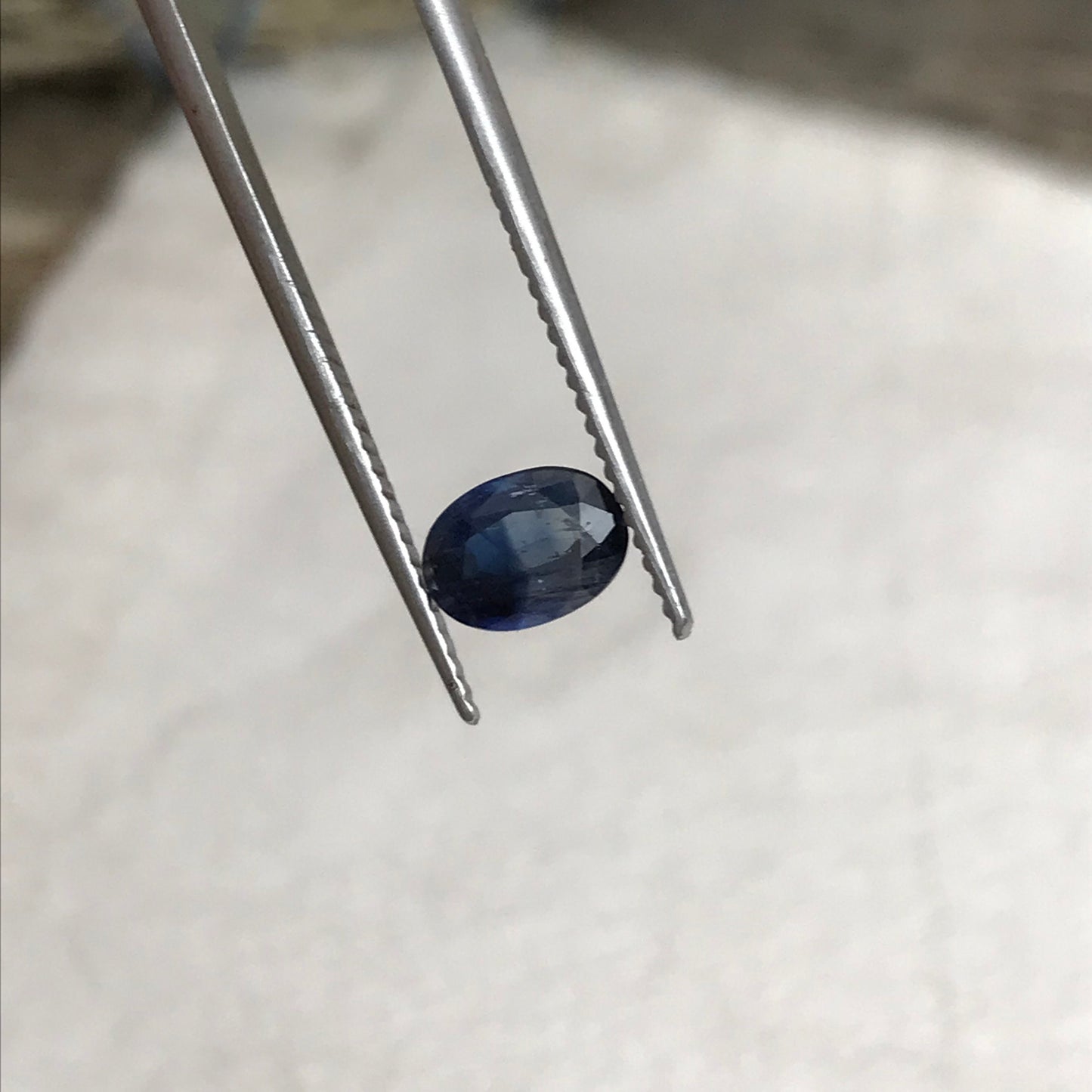 Natural Blue Sapphire 0.88 carat 6.7x4.8mm Oval Cut, Heat Treated, Unmounted Faceted Loose Gemstone for Jewelry Setting
