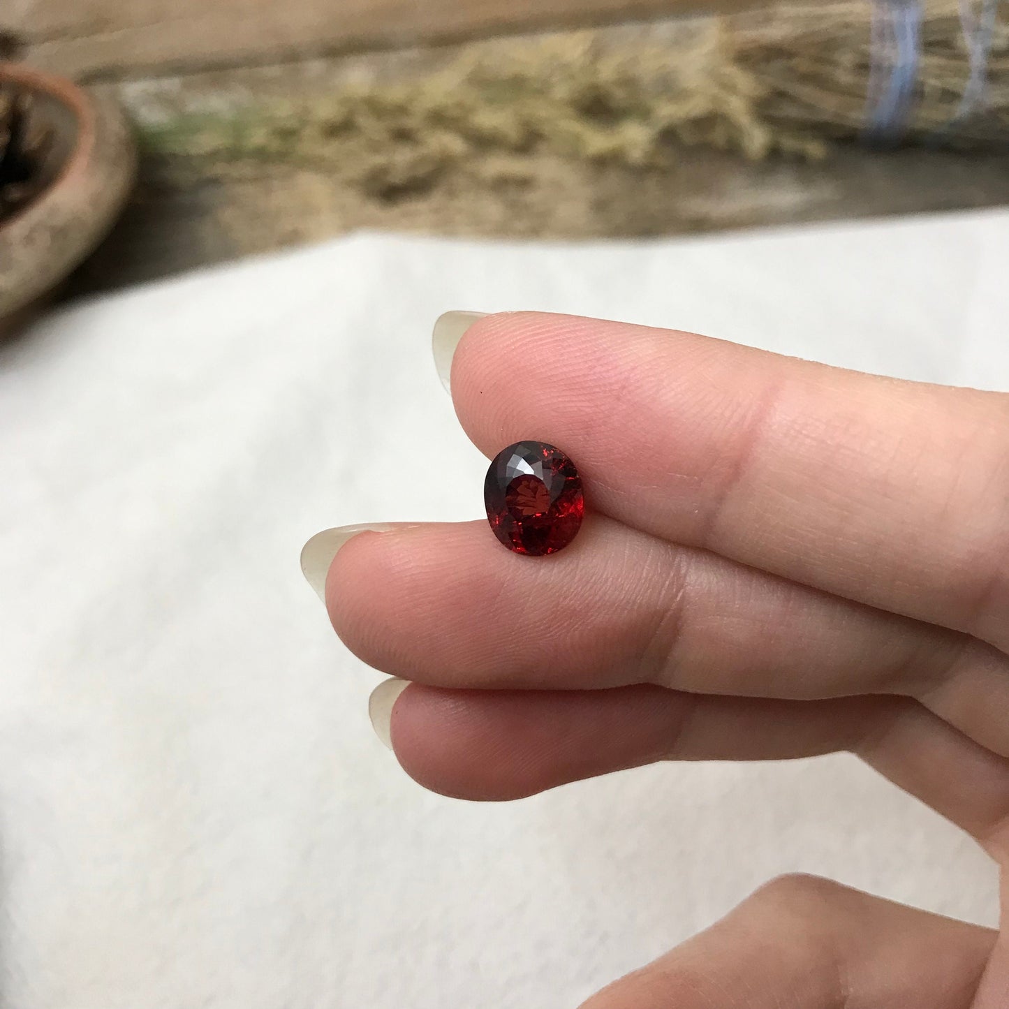 Rhodolite Pyrope Garnet 2.73 Carat 8.5x7.4mm Portuguese Oval Gemstone, Red to Purplish Red, Faceted Loose Unmounted Gem