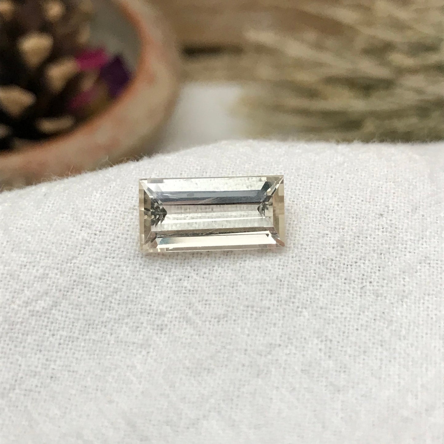 Yellow Scapolite, 14x7mm Baguette cut, 4.10 cts Cut loose Gemstone Faceted Gem Natural Gems