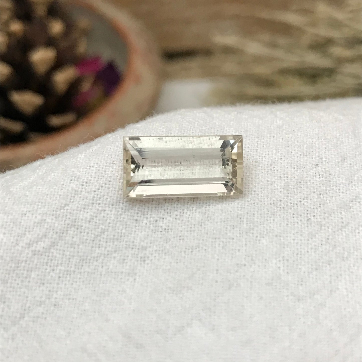 Yellow Scapolite, 14x7mm Baguette cut, 4.10 cts Cut loose Gemstone Faceted Gem Natural Gems