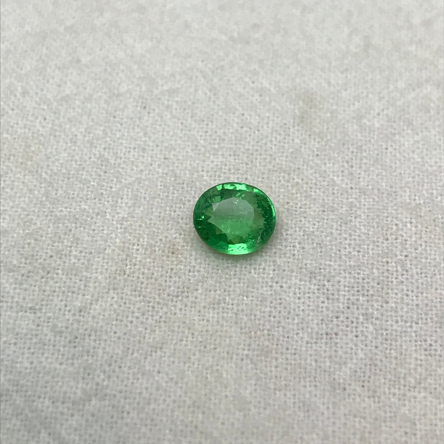 Natural Green Tsavorite Garnet 1 carats 6.6x5.8mm Faceted Oval Genuine Gemstone Unmounted Loose Gem Earth Mined Green Garnet