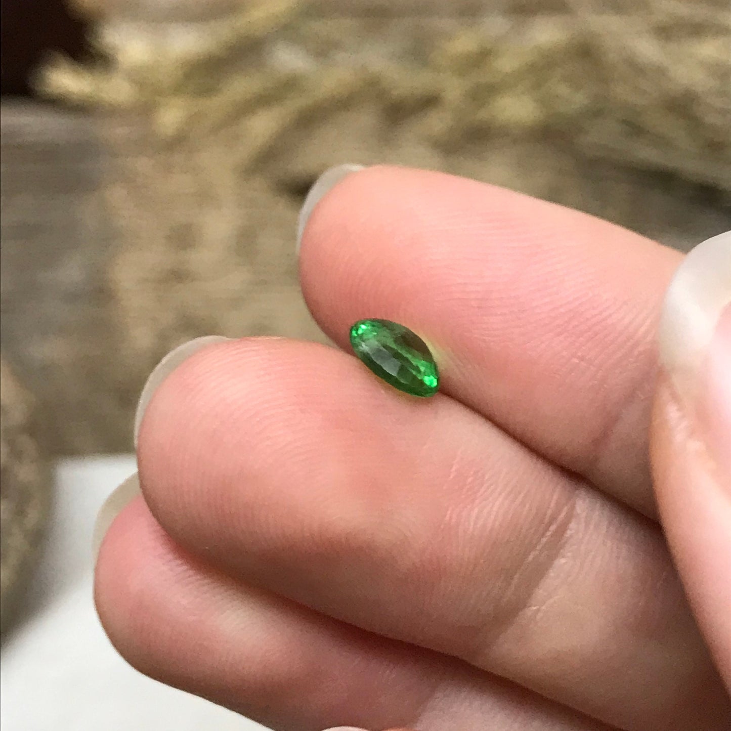 Natural Green Tsavorite Garnet 1 carats 6.6x5.8mm Faceted Oval Genuine Gemstone Unmounted Loose Gem Earth Mined Green Garnet