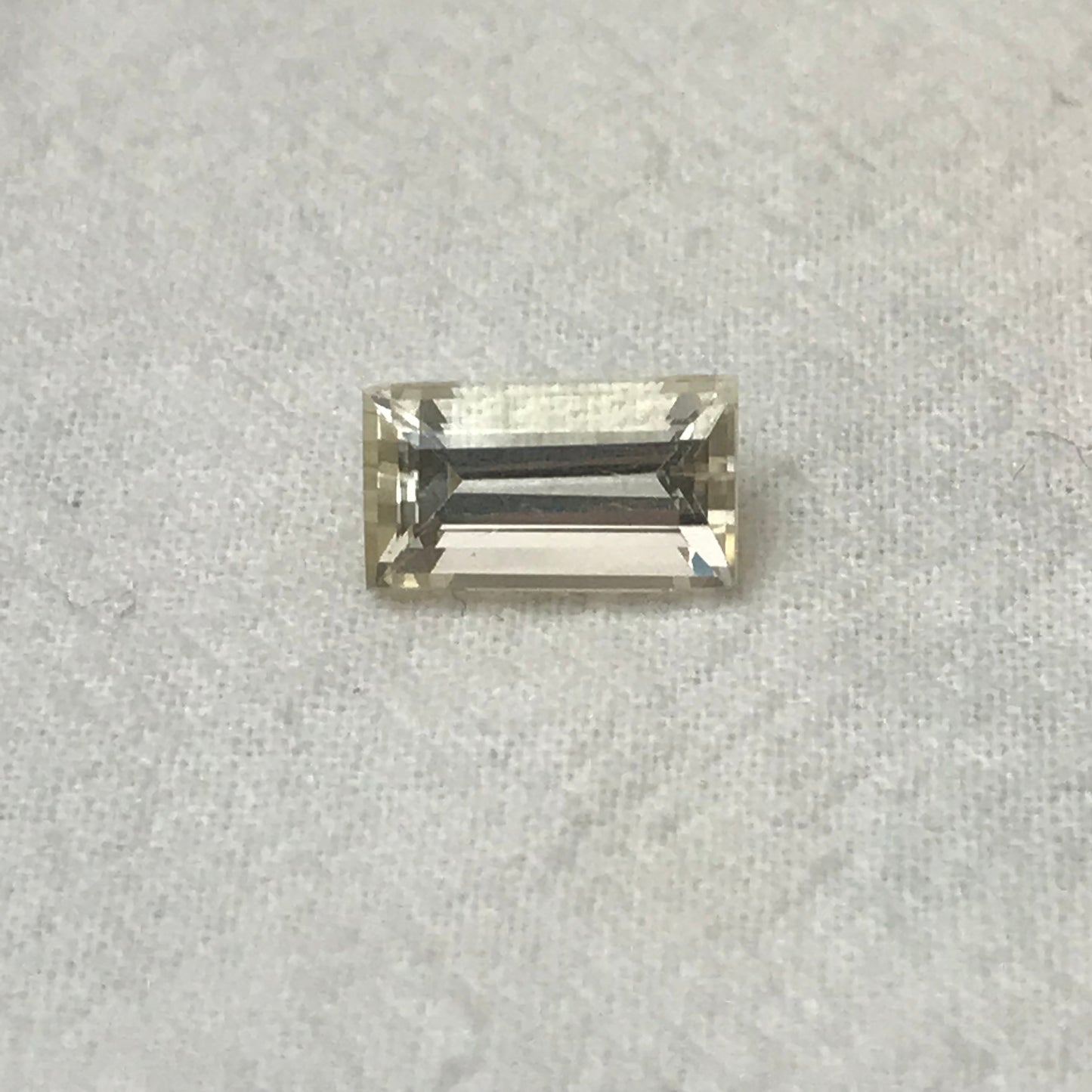 3.26 carat Yellow Scapolite, 11.7x6.7mm Baguette cut, Cut loose Gemstone Faceted Gem Natural Gems