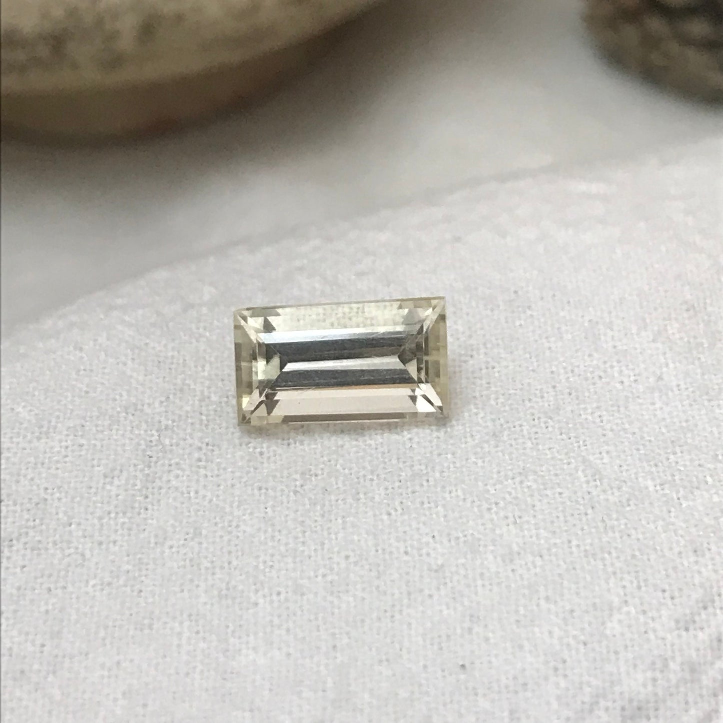 3.26 carat Yellow Scapolite, 11.7x6.7mm Baguette cut, Cut loose Gemstone Faceted Gem Natural Gems