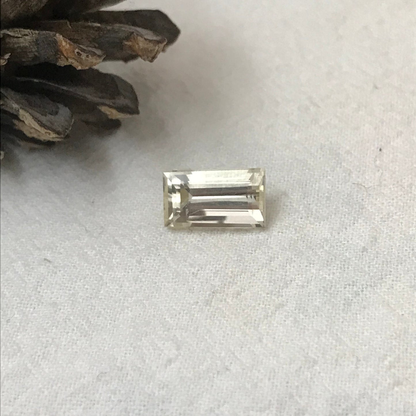 3.26 carat Yellow Scapolite, 11.7x6.7mm Baguette cut, Cut loose Gemstone Faceted Gem Natural Gems